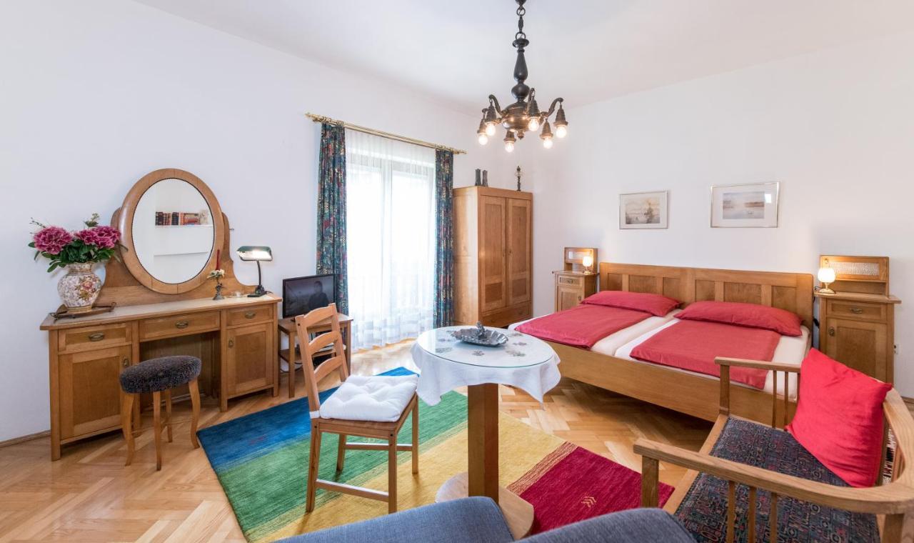 Pickert Apartment
